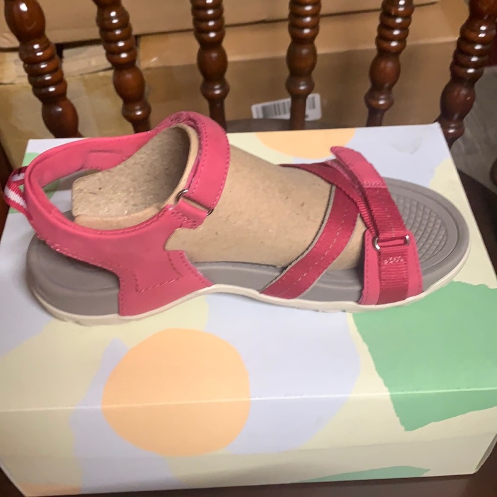 Earth Origins size 6.5 pink and gray